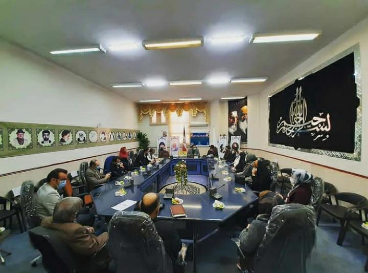 محفل شعر《چشمه نور》در بروجرد، برگزار شد