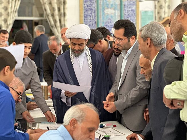 برگزاری رویداد «آیه‌نگار» با محوریت خوشنویسی آیات قرآنی در نماز جمعه بشرویه