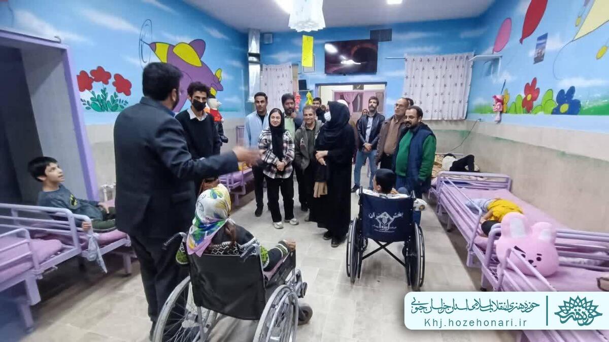 بازدید هنرمندان از مرکز توانبخشی حضرت علی اکبر(ع)