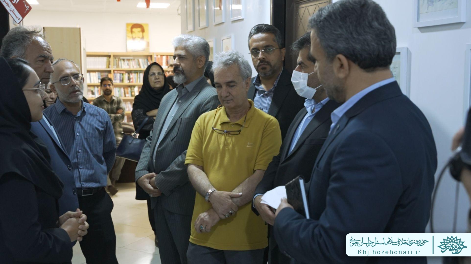بازدید معاون وزیر آموزش و پرورش،احمد محمودزاده به همراه خسروی نماینده بیرجند در مجلس شورای اسلامی از کارگاه و نمایشگاه رویداد بین المللی نای میناب در محل ساختمان حوزه هنری استان خراسان جنوبی