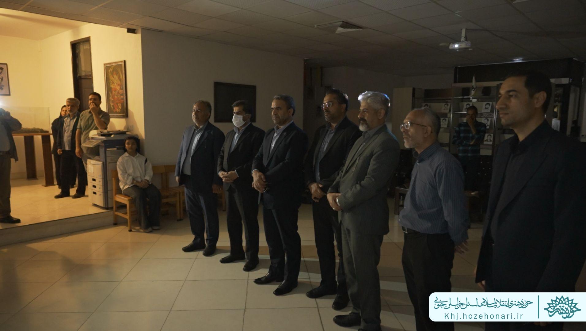 بازدید معاون وزیر آموزش و پرورش،احمد محمودزاده به همراه خسروی نماینده بیرجند در مجلس شورای اسلامی از کارگاه و نمایشگاه رویداد بین المللی نای میناب در محل ساختمان حوزه هنری استان خراسان جنوبی