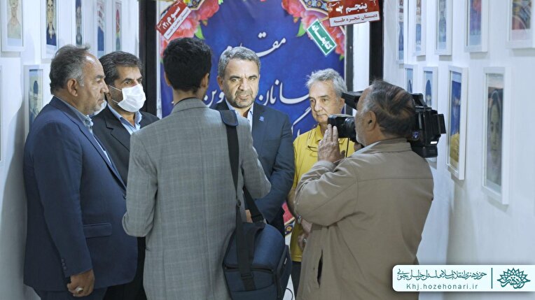 بازدید معاون وزیر آموزش و پرورش،احمد محمودزاده به همراه خسروی نماینده بیرجند در مجلس شورای اسلامی از کارگاه و نمایشگاه رویداد بین المللی نای میناب در محل ساختمان حوزه هنری استان خراسان جنوبی