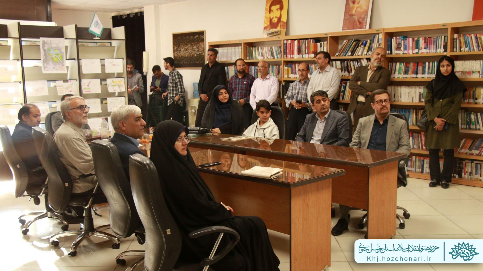 افتتاح نمایشگاه رویداد بین‌المللی «نای میناب» در حوزه هنری خراسان جنوبی