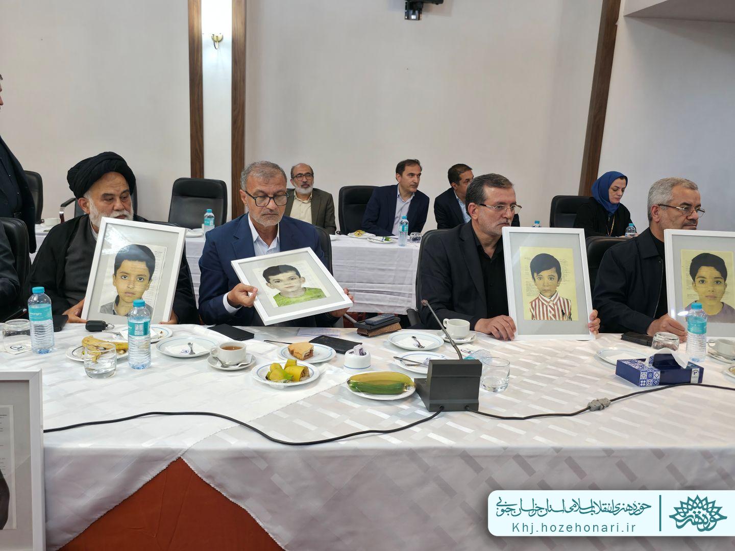 کاروان «نای میناب» صدای مظلومیت دانشآموزان میناب را به گوش مسئولان رساند کاروان «نای میناب» صدای مظلومیت دانشآموزان میناب را به گوش مسئولان رساند