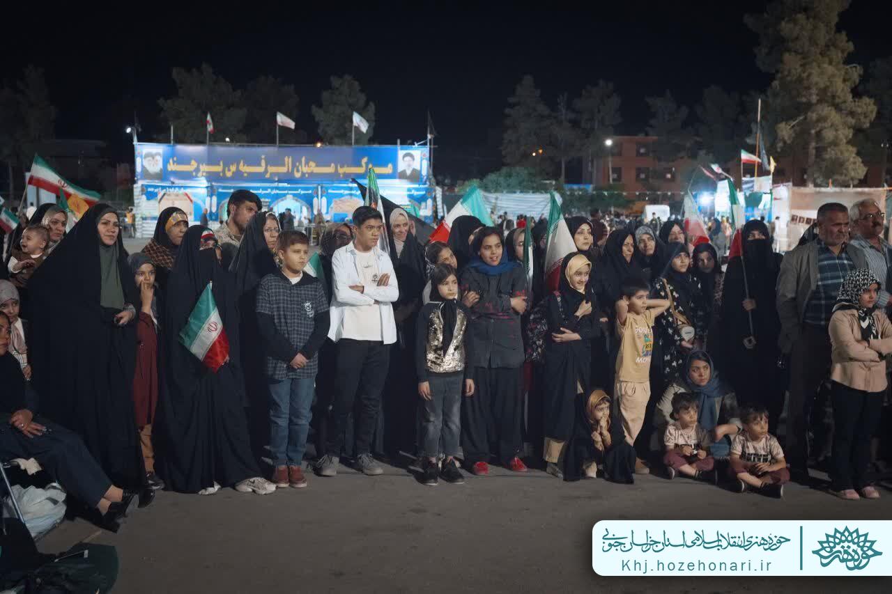 اجرای نمایش خیابانی «میناب ۱۶۸» در بیرجند؛ روایت مظلومیت کودکان شهید در جنگ رمضان اجرای نمایش خیابانی «میناب ۱۶۸» در بیرجند؛ روایت مظلومیت کودکان شهید در جنگ رمضان